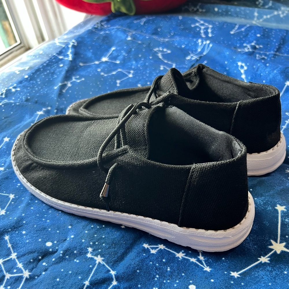 NWOT SHEIN Black & White Canvas Slip Ons - Picture 2 of 3